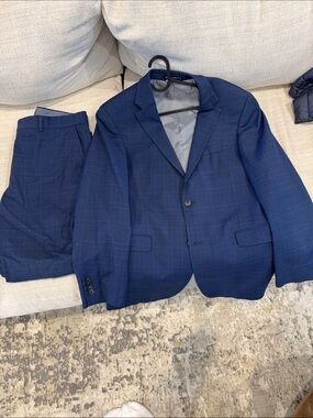 Tommy Hilfiger Men's Blue Windowpane Suit 40R- Tailored Single-Breasted Blazer